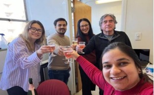 Lab members from Gómez-Pinilla lab celebrate
